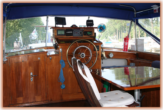 flybridge looking forward